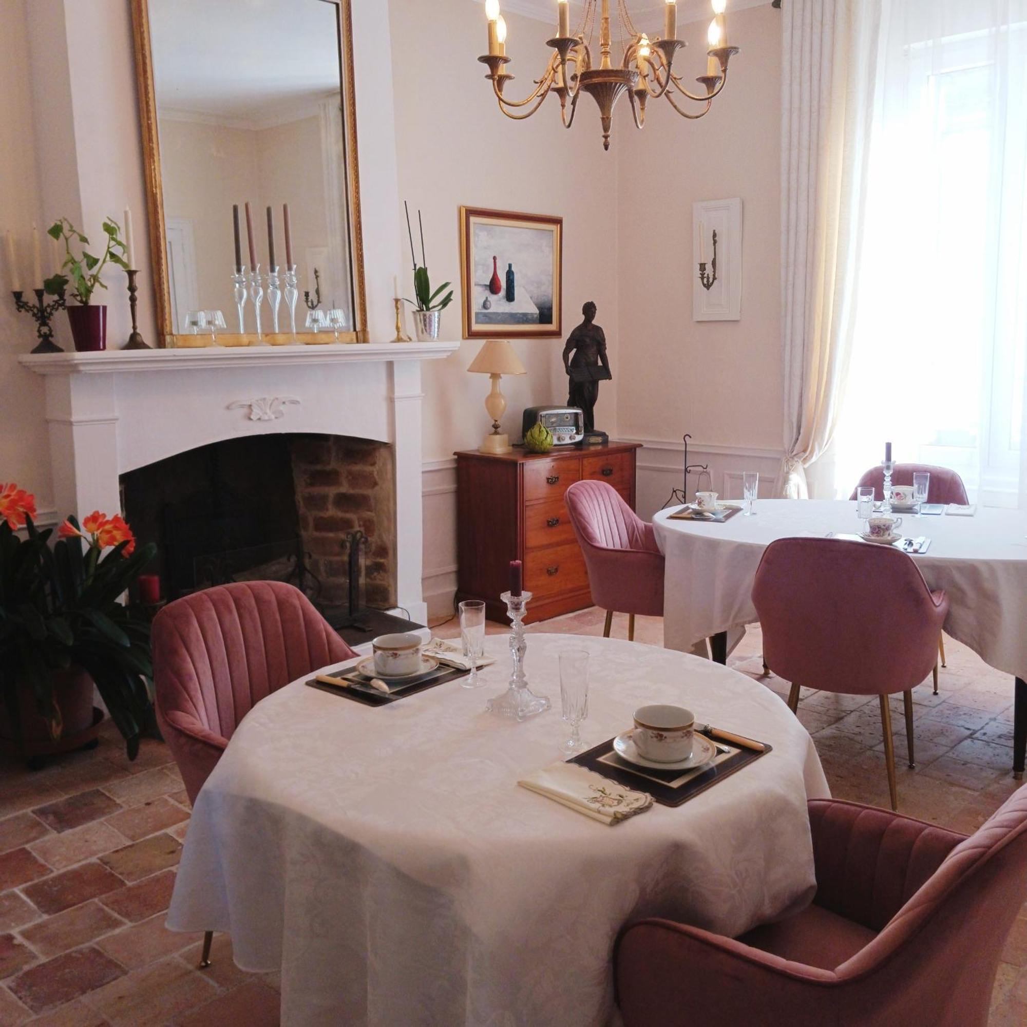 Le Griffon 1855 Hotel Saint-Laurent-Des-Autels Kültér fotó