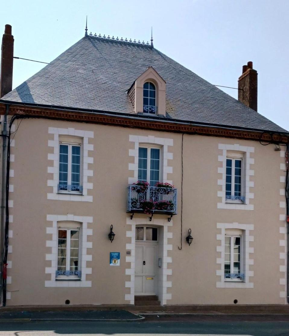 Le Griffon 1855 Hotel Saint-Laurent-Des-Autels Kültér fotó